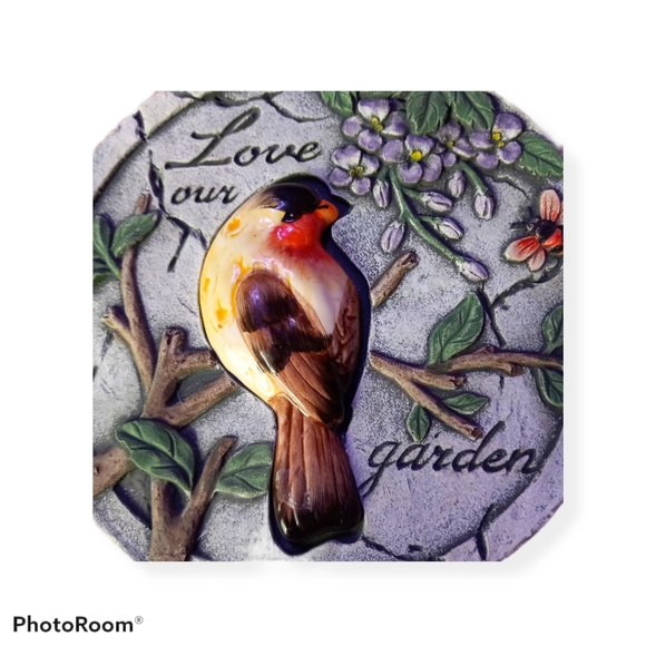 Concrete Bird Plaque "Love our garden" - Picture 2 of 4